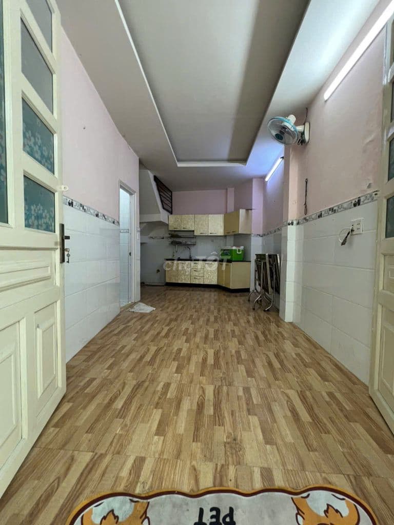 Bán nhà 3 lầu, 3 PN, DT 25,8m2 Quận 10 - Ảnh 2