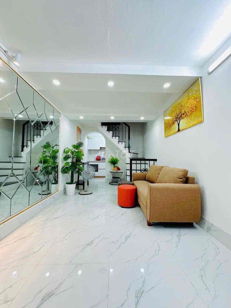 GĐ CẦN BÁN CĂN NHÀ 24m PHỐ KHÂM THIÊN 5 tầng 20m ra phố