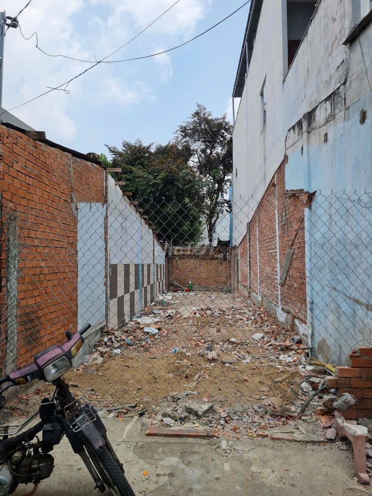 Bán lô đất THỔ - Mặt tiền Trung Chánh,gần Nguyễn Ảnh Thủ - chỉ 4.25 tỷ - Ảnh 2