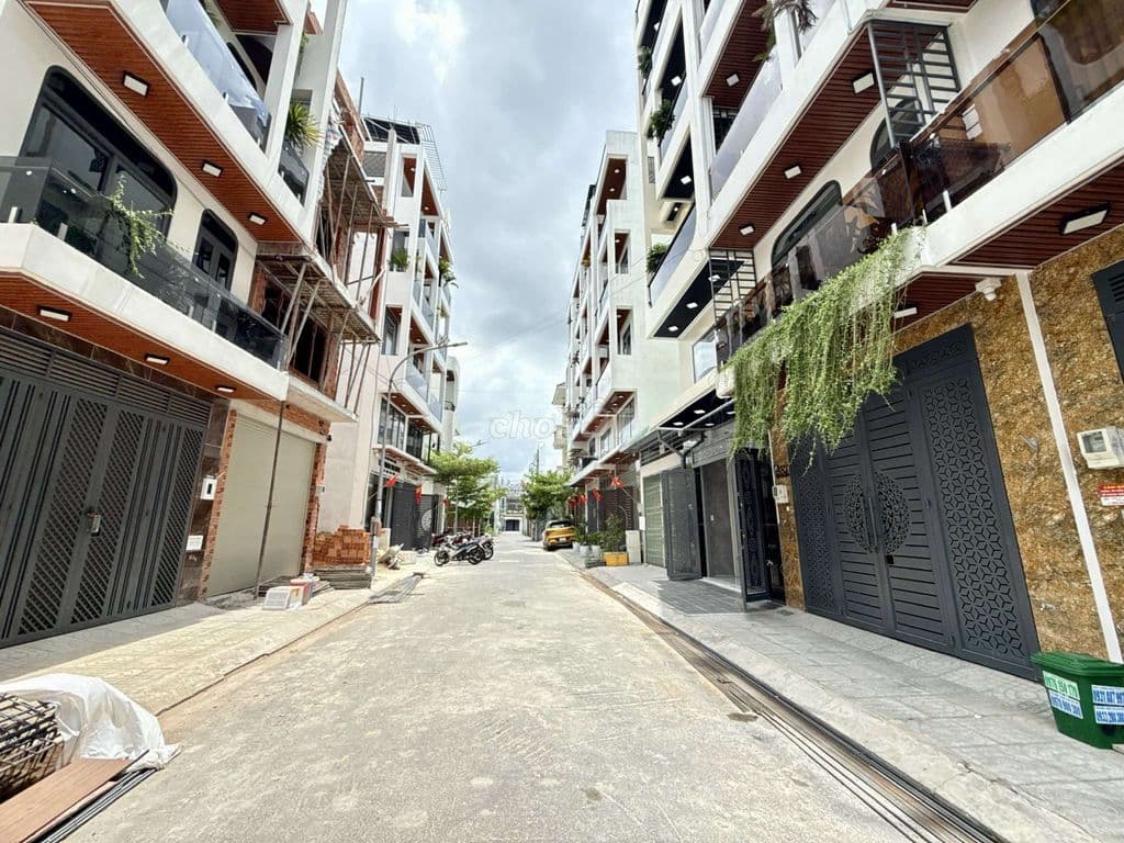 Siêu Phẩm 5 Tầng Có Thang Máy 1/ Hẻm nhựa 11m Dương Thị Mười - Ảnh 2