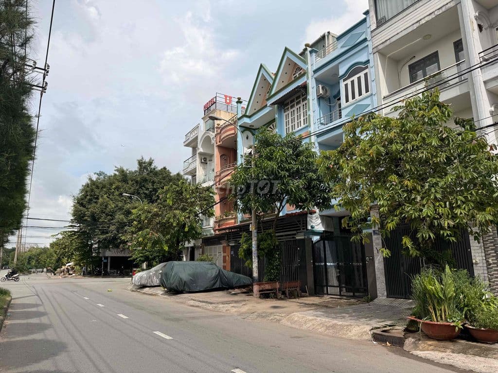Nhà MT CN11 Sơn Kỳ 4x25m, 3 lầu ST, 347m² sàn, KD tốt, giá 13.2 tỷ