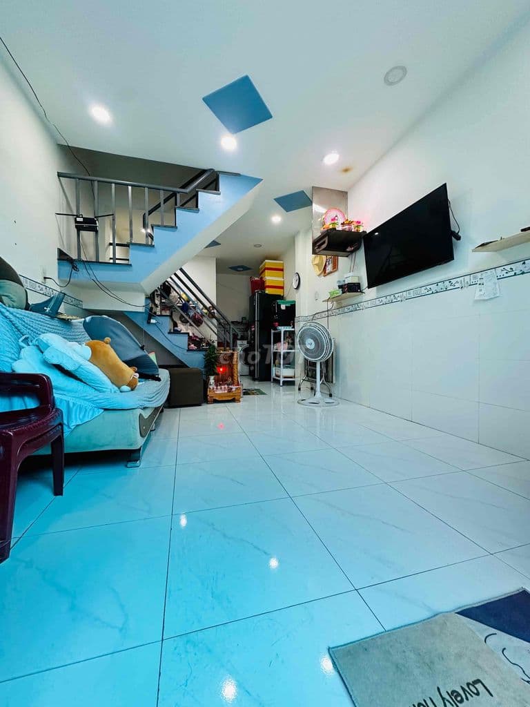 CHỈ 1,6 TỶ SỞ HỮU NHÀ 2 TẦNG ĐỐI DIỆN VẠN PHÚC CITY – Ô TÔ ĐỖ CỬA - Ảnh 2