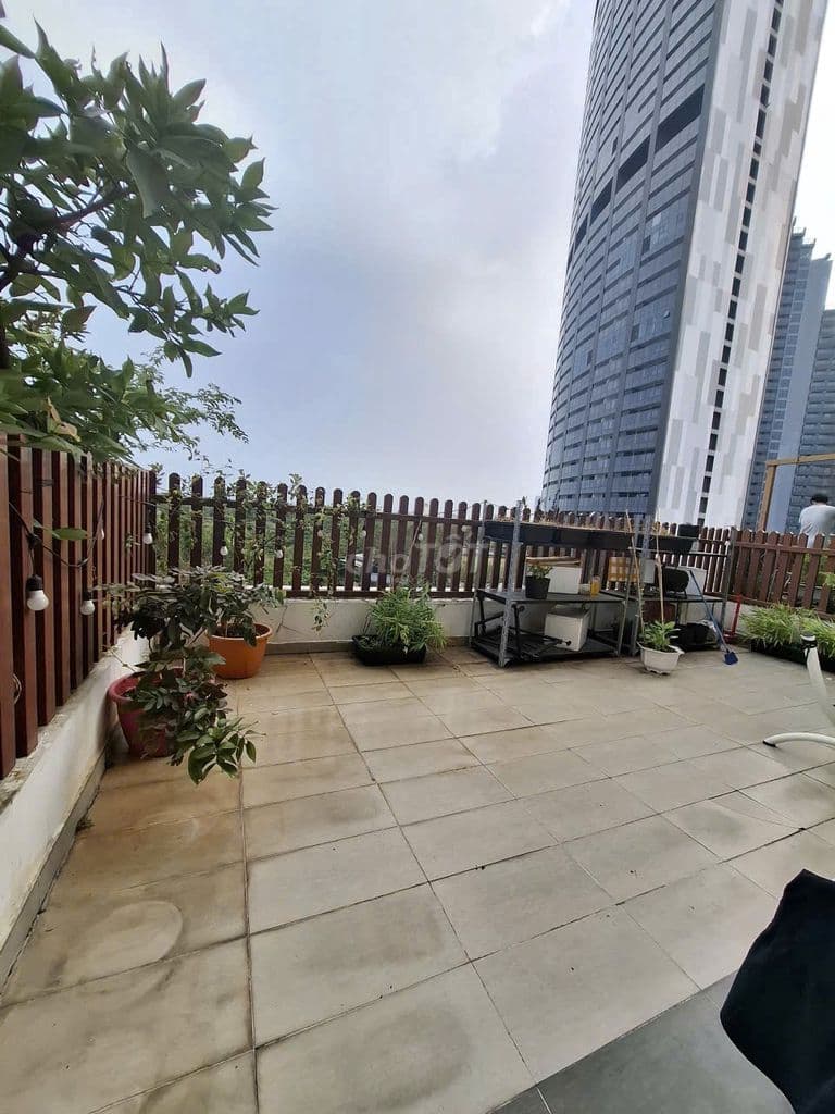 Bán căn hộ có sân vườn riêng 35m2 - tại Quận 7 - sổ hồng cầm tay sẵn - Ảnh 2