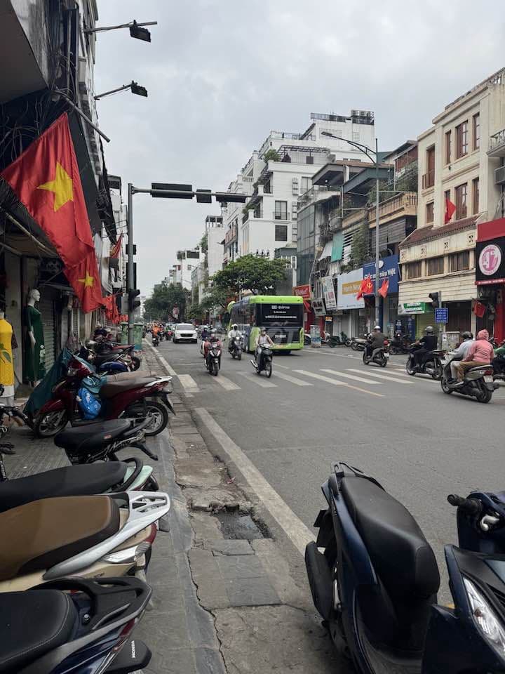 BẠCH MAI - LÔ GÓC - Ô TÔ ĐỖ CỬA - NGÕ NÔNG SÁT PHỐ - 6 TẦNG THANG MÁY