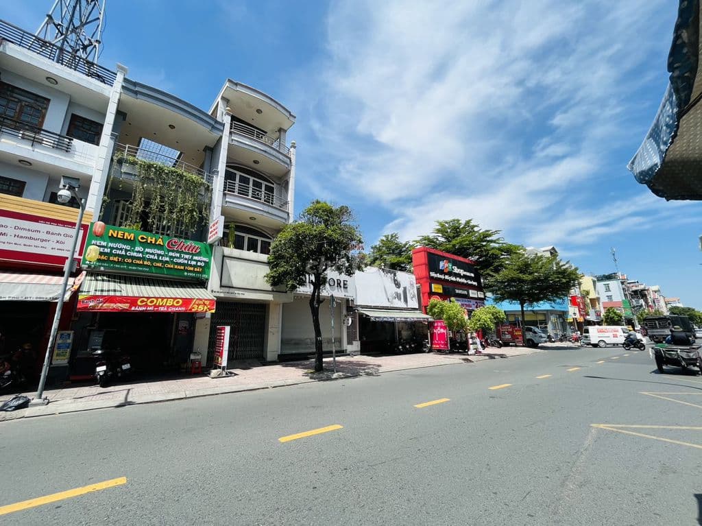 Nhà MT đường Gò Dầu ngay Vietinbank (4x16m) nhà 3 tầng, đang cho thuê