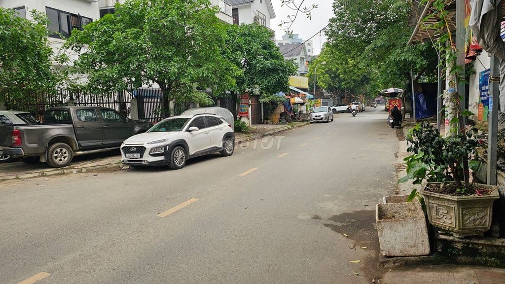 BIỆT THỰ 4 TẦNG NHÀ - ĐẸP NHẤT KĐT RESCO - VIEW CÔNG VIÊN - Ảnh 3