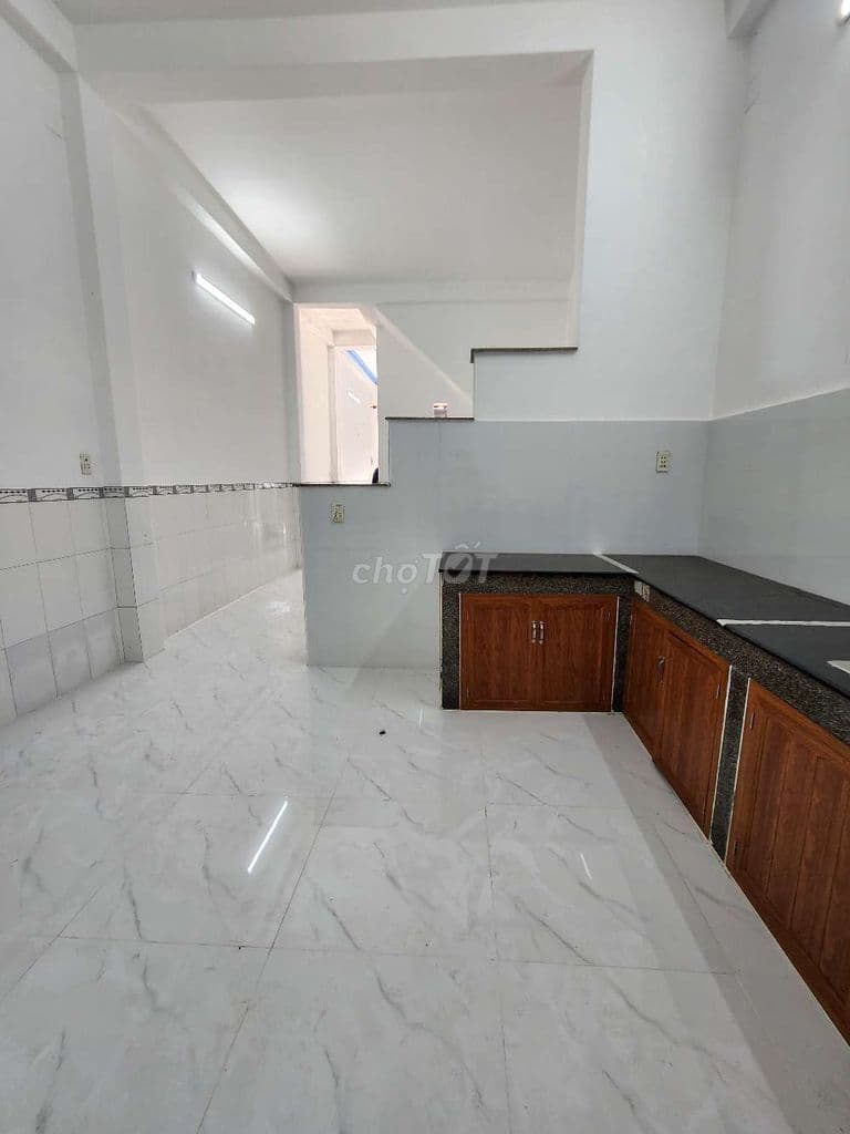 HIẾM!!! BÁN NHÀ Q12 - 3 TẦNG - Ô TÔ NGỦ NHÀ - 66m² - 4 tỷ xíu - Ảnh 2
