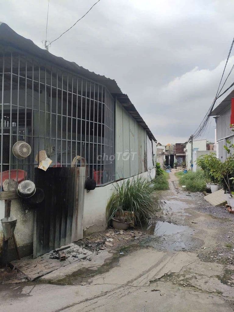 Bán nhà hẻm xe tải cach Bùi Công Trừng 200m - Ảnh 2