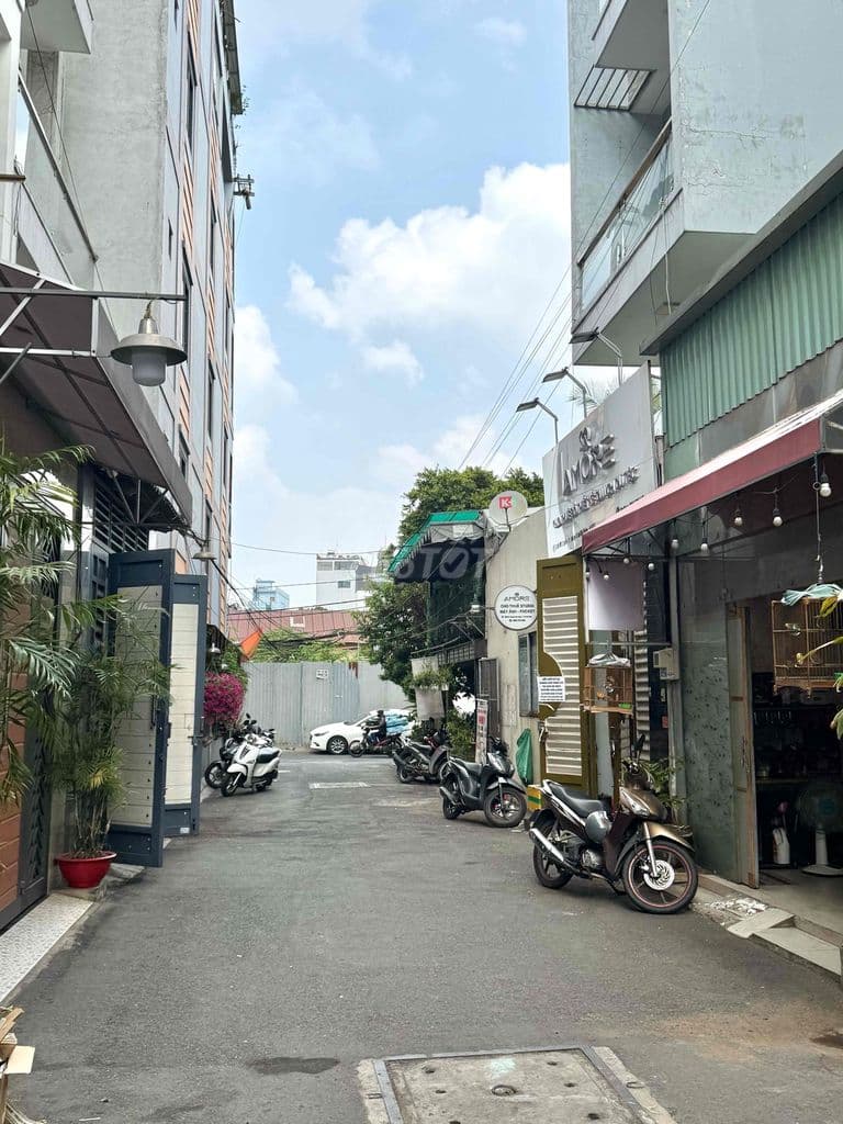 Đất GV đối diện Lotte. 70M2 A4. HXH tránh.Đang cho thuê 10Tr. Chỉ 7,XT