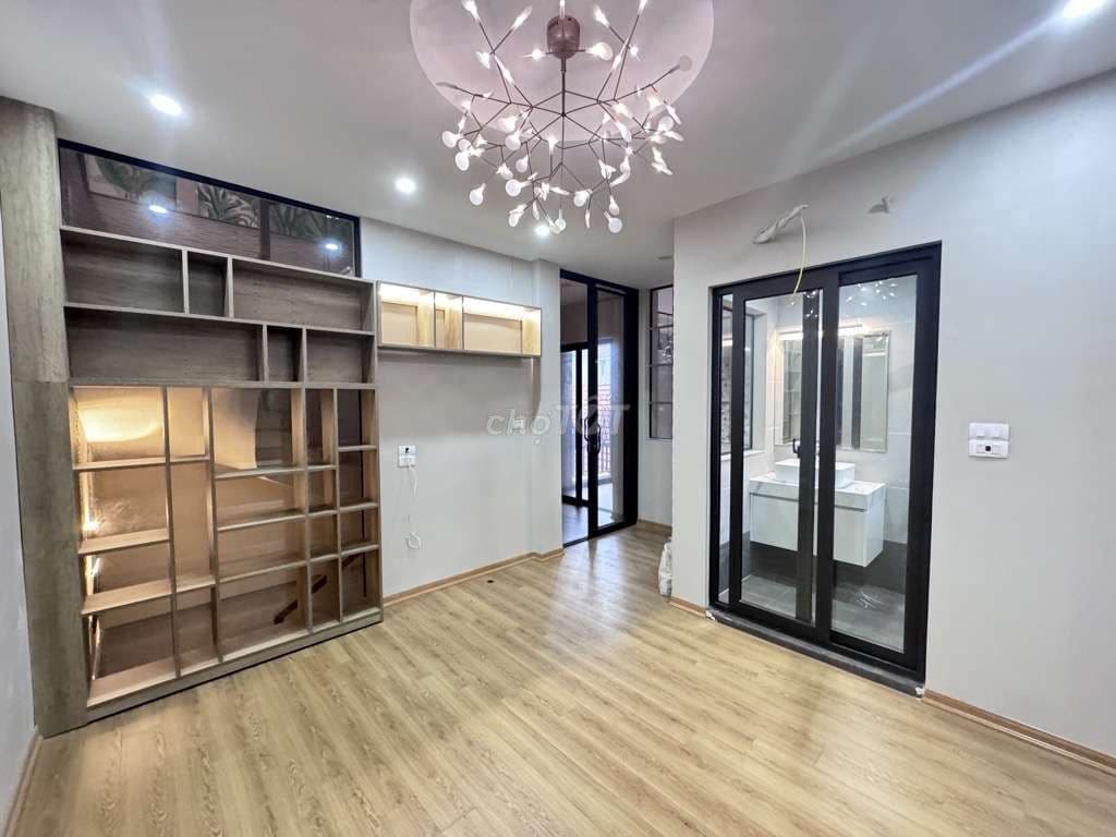 Nhà Đẹp Nguyễn Văn Cừ- Ở Ngay - Ảnh 2