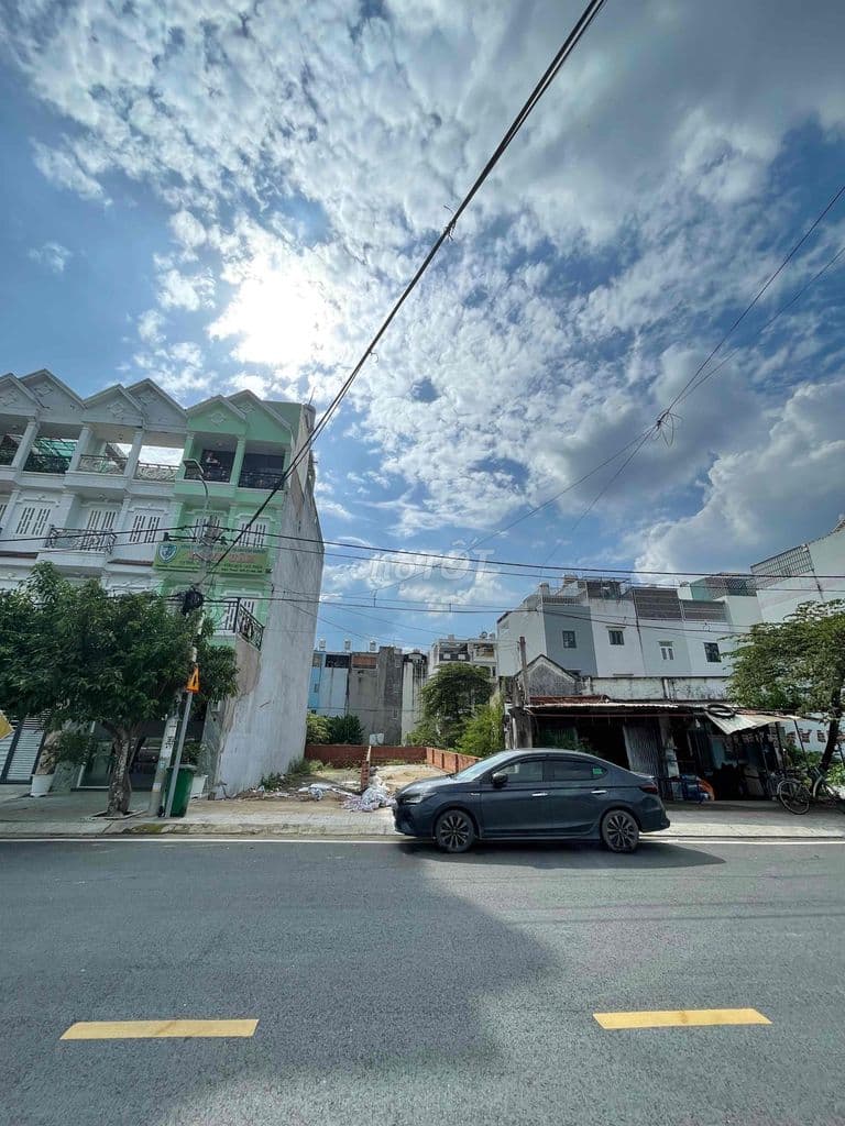 LÔ ĐẤT KHU TRUNG TÂM THỊ TRẤN - ĐƯỜNG RỘNG 20M 1979 HUỲNH TẤN PHÁT