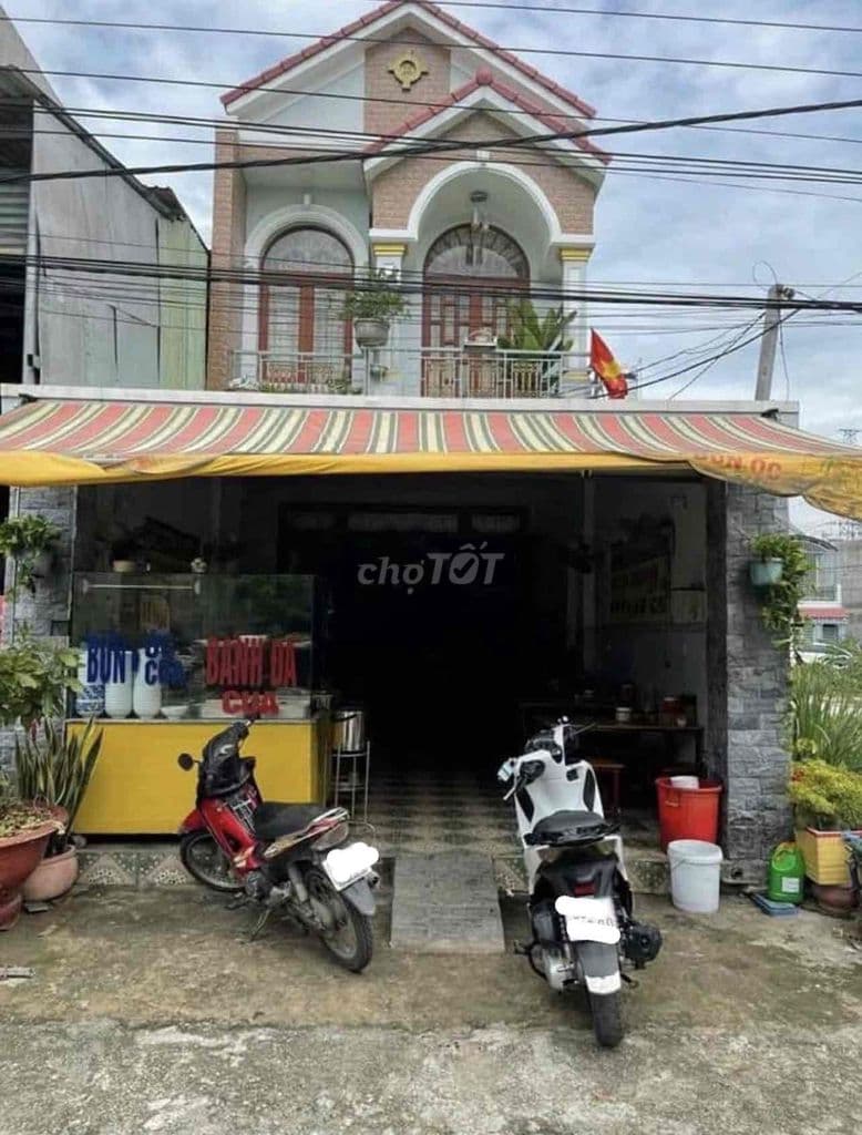 Cô Sáu cần bán nhà ngay khu vực chợ Bình Chánh