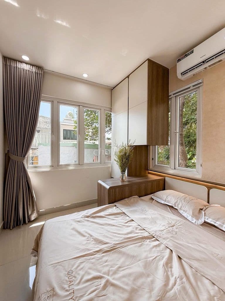 40m2 4 tầng 5pn 6wc giáp Q1, cạnh bên city garden làm homestay 60tr/th