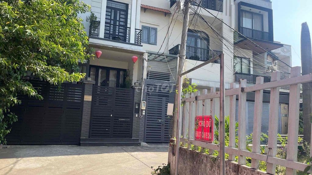 Vip 6x11.5 68.5m2 đất 172m2 sàn. khu ĐỒNG BỘ NGAY HỒNG LONG HIỆP BÌNH