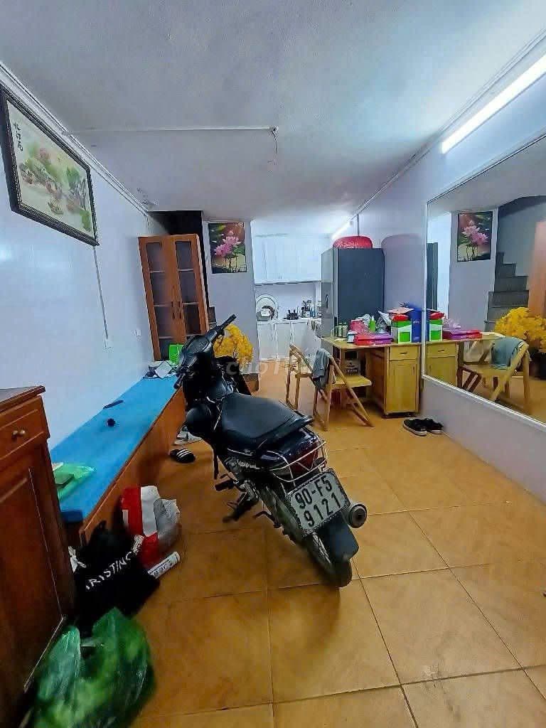 Tôi bán nhà Phố Lĩnh Nam, Ngõ Thông Thoáng , nhỉnh 5 tỷ