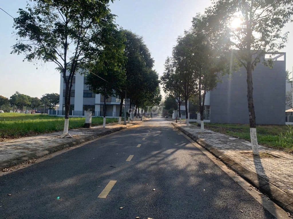 Cần bán đất Quận 9 - Sổ sẵn - 100m2 - Full thổ cư - Giá 26 triệu/m2 - Ảnh 3