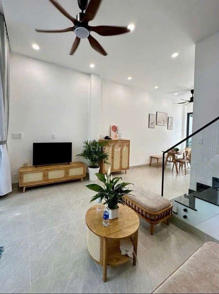9.4TỶ KẾ PHẠM VĂN ĐỒNG ÔTÔ 2CHIỀU 3TẦNG VIP SÔNG ĐÀ DÒNG TIỀN - Ảnh 2