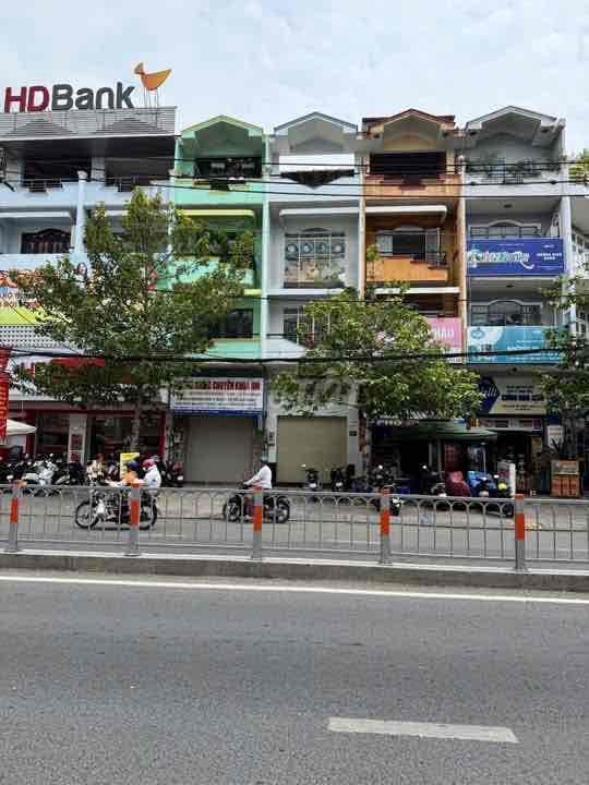 NHÀ MẶT TIỀN TẠ QUANH BỬU P5 QUẬN 8.