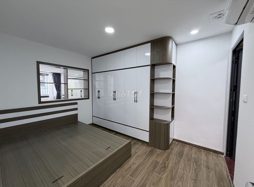 Bán tập thể đồng xa mai dịch, 3 phòng ngủ, 2wc, sổ đỏ to, giá 4 tỷ.