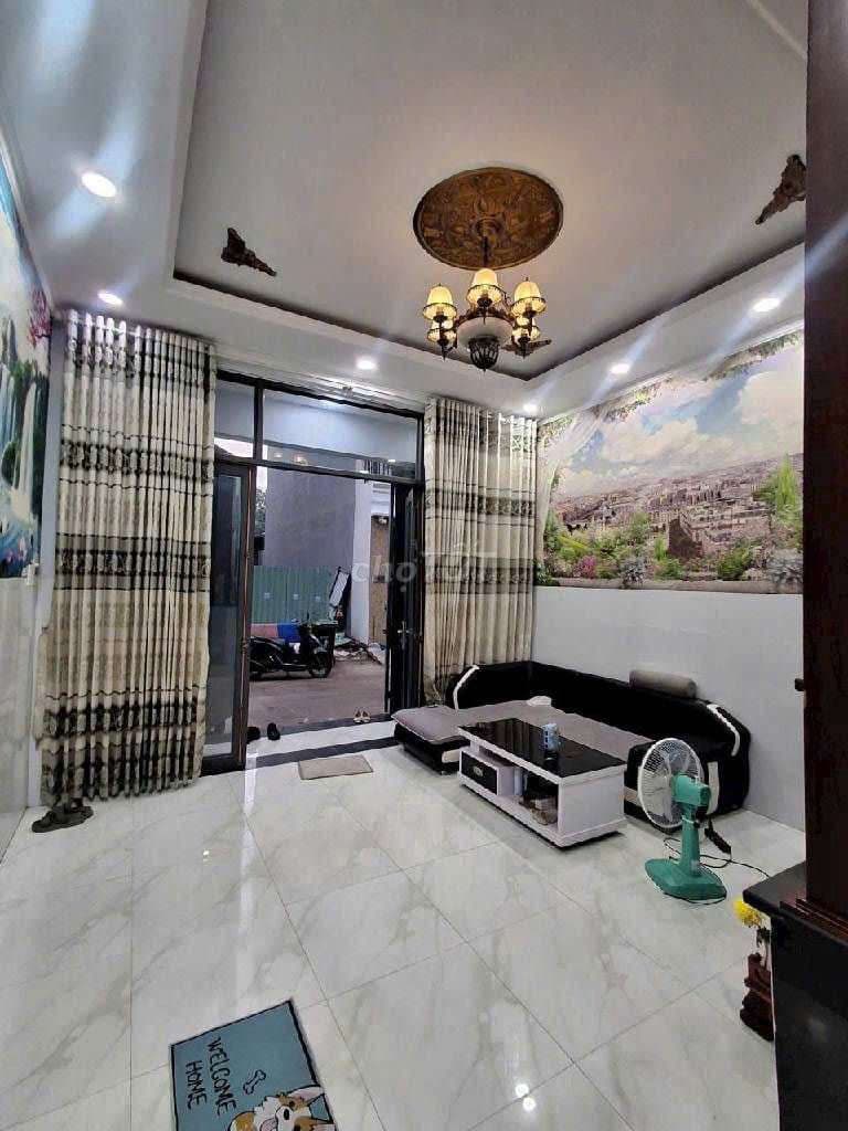 Chỉ 5.8tỷ - (51m2)- 4Tầng-HXH 5m-Lã Xuân Oai- P.Long Trường Q9.