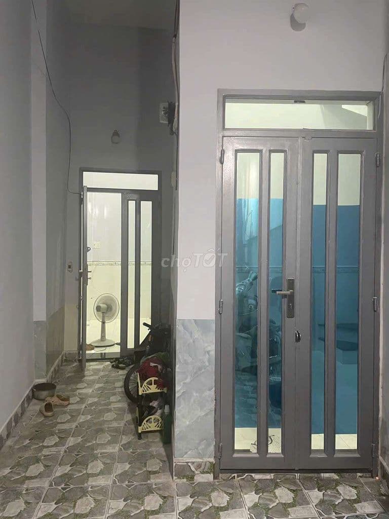 Nhà chính chủ 50m2 - 2 tầng ngay trung tâm P.11