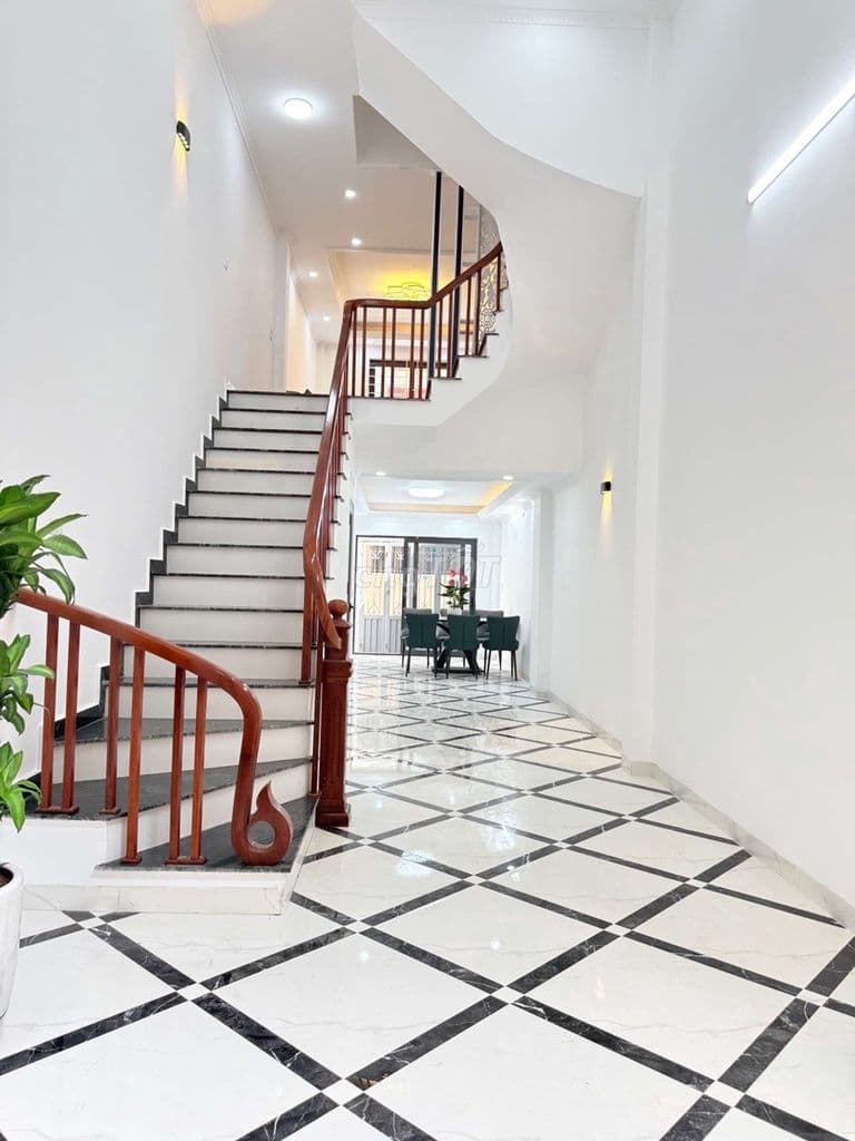 Bán nhà 2 mặt ngõ diện rộng 58m2 5 tầng mới cứng - có sân để xe thoáng - Ảnh 3