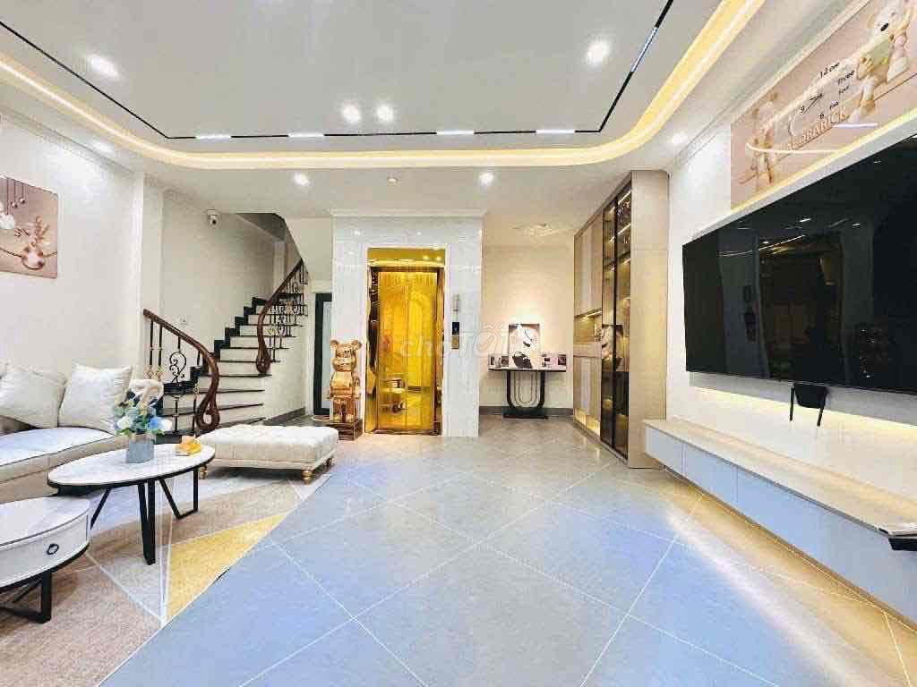 Thang Máy, Phân lô, lô góc đẹp, ngõ thông tứ phía Dương Văn Bé 42m.