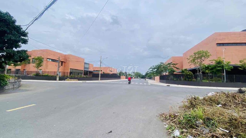 đất KDC ẤP 5 PHONG PHÚ . ĐS 10 bình hưng đi vào XD 5tầng giá 6ty750tr