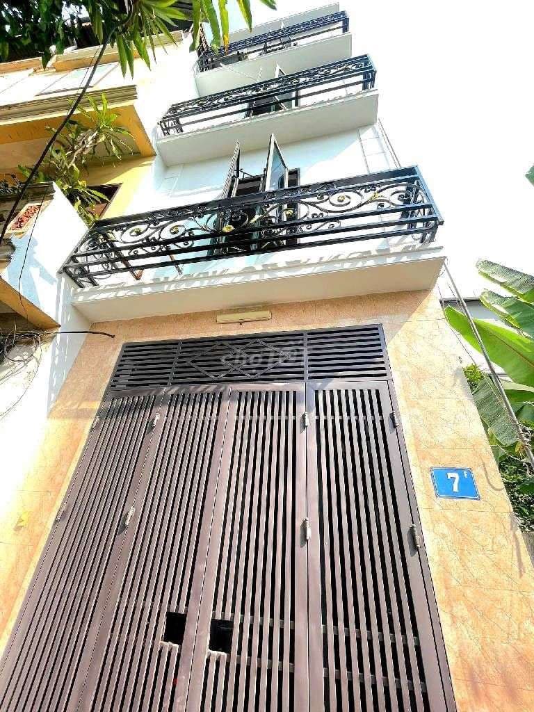 Nhà 4 tầng giá 5 tỉ, ngõ to ô tô tránh - Ảnh 2