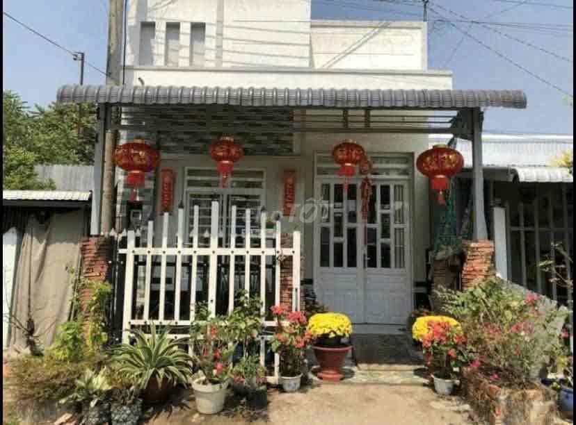 nhà Bình Chánh ngộp ngân hàng