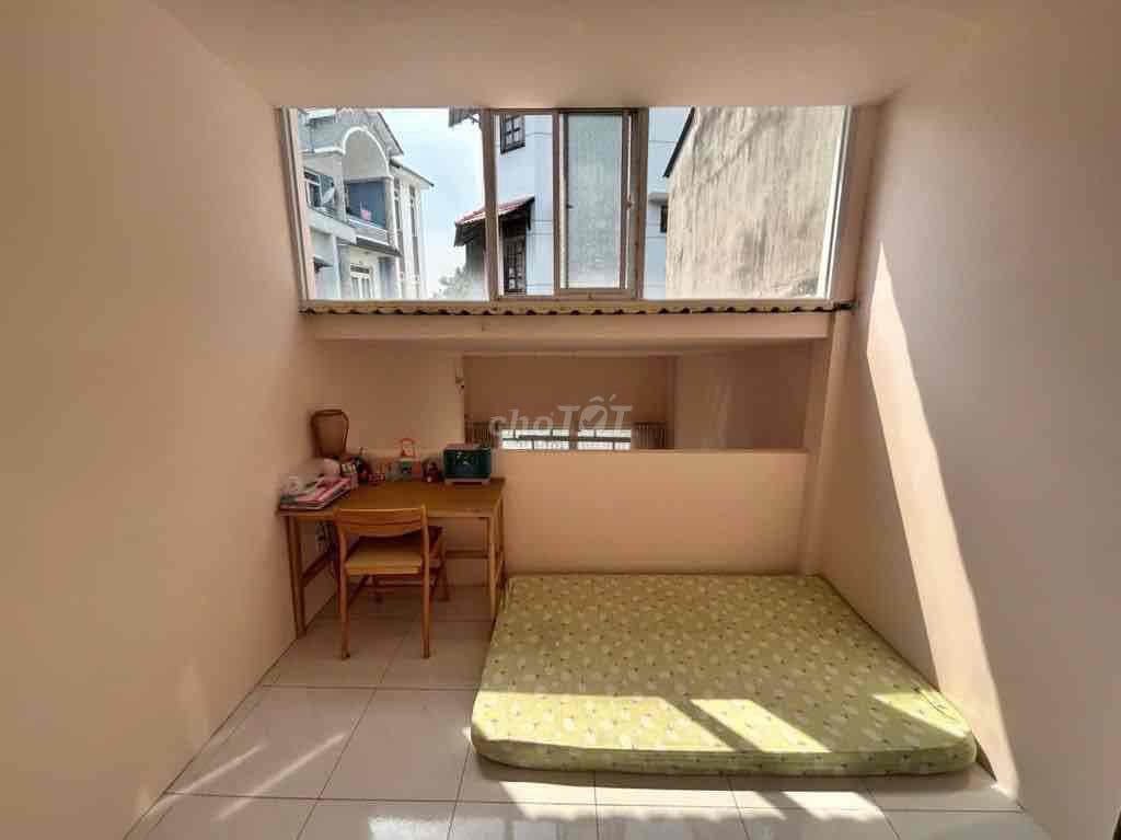 Nhà mới vào ở ngay, 53 m2, chỉ hơn bốn tỷ xíu - Ảnh 2