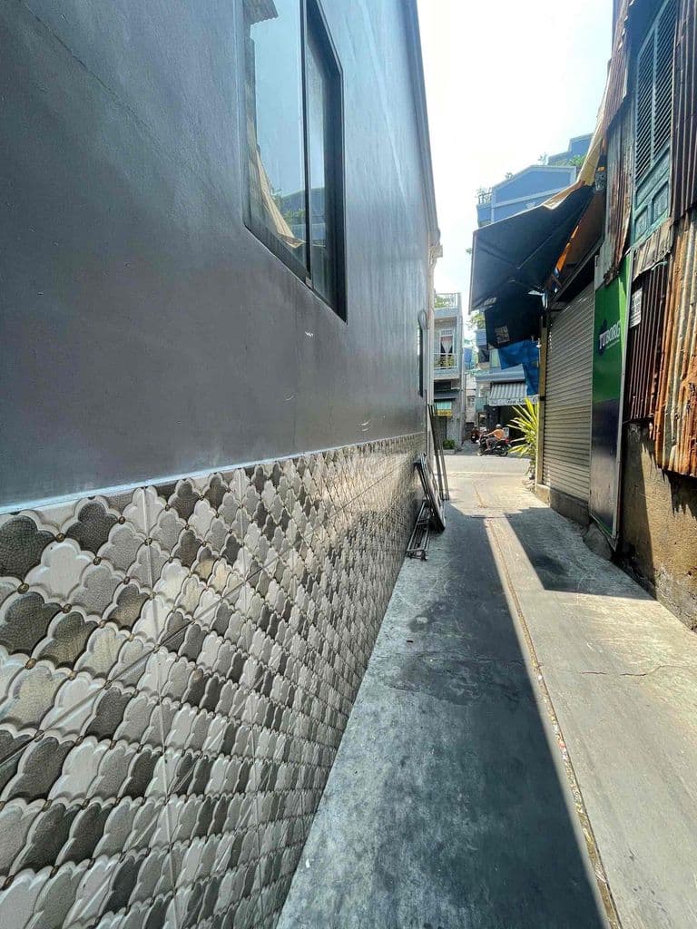1/ lò siêu 3.5x21m trệt lầu .6.9 tỷ tl chính chủ