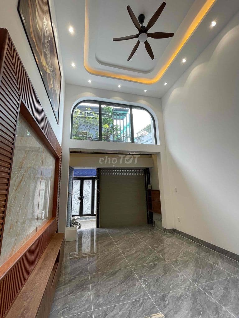 chính chủ gui bán căn nhà 1 lửng 2 lầu ngang 4m dài 15m vuông vức