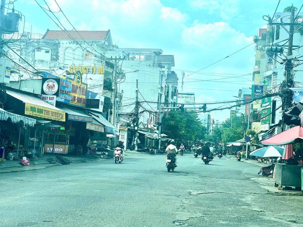 NHÀ MẶT TIỀN PHẠM VĂN BẠCH - Ảnh 2