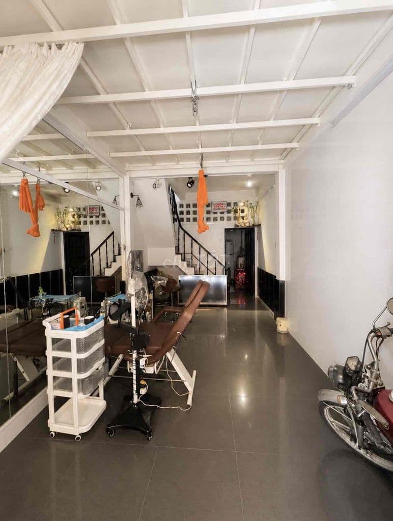 Nhà Lạc Long Quân 3T, hẻm 6m thông 32m2. Chỉ 6.5 tỷ. Ở - cho thuê KD - Ảnh 2