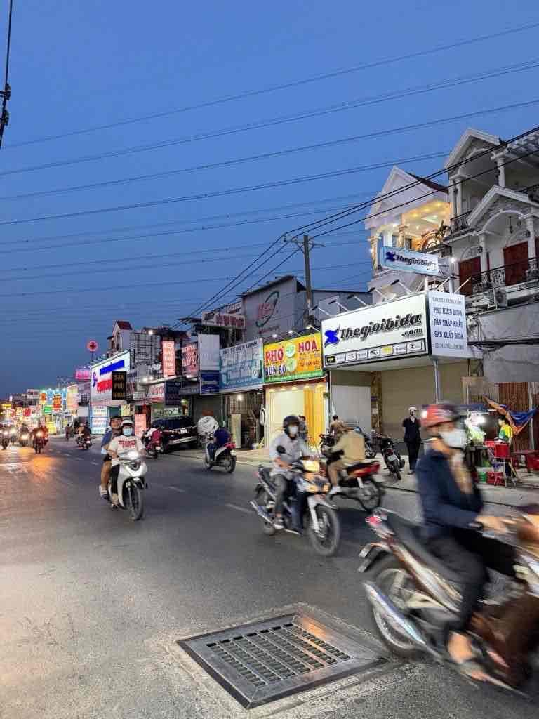Diện tích khủng-Ngay khu sầm uất nhất Phan Văn Hớn-khu phát triển