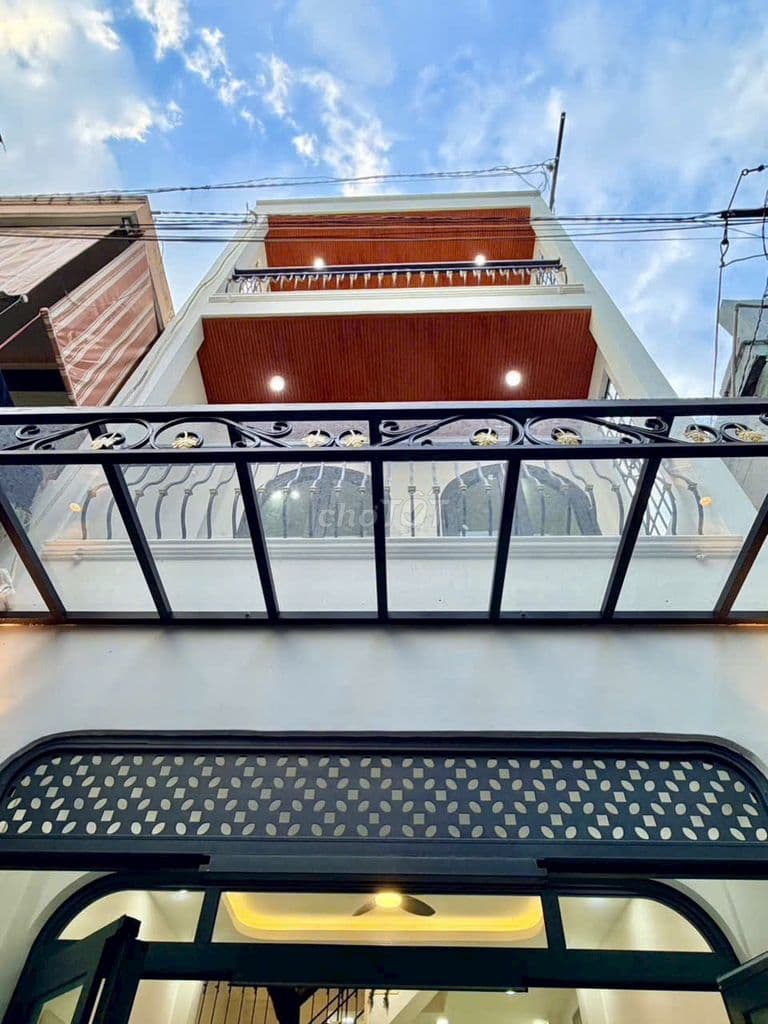 NHÀ MỚI 3 TẦNG LÊ QUANG ĐỊNH P.1 GV