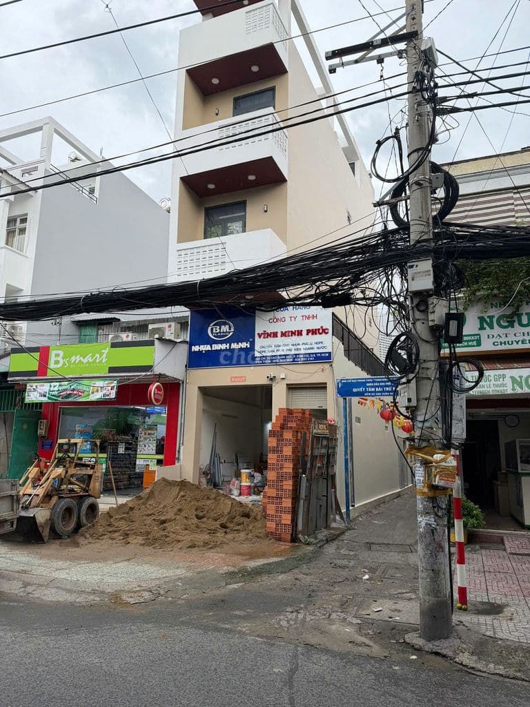 Nhà mặt tiền 4 tầng, kinh doanh đa ngành