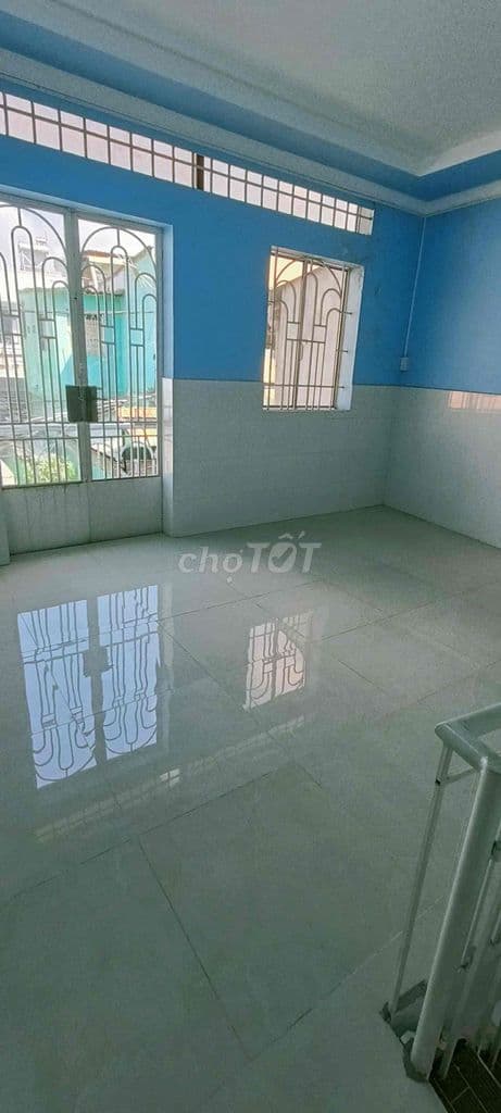 2 Tầng 1 trục Phạm Văn Đồng 25m2 mới- Hẻm thông, gần chợ, siêu t