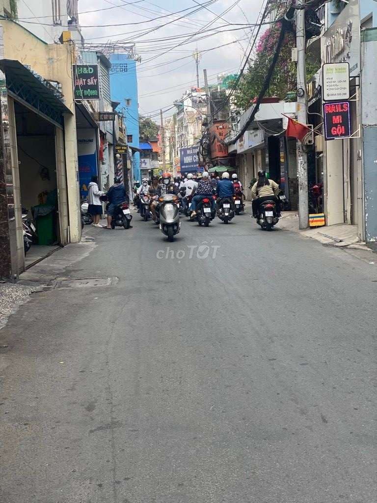 MÌNH BÁN NHÀ ĐẸP RẺ ĐƯỜNG XE HƠI GIÁP LÊ QUANG ĐỊNH -4 TẦNG CHỈ 7.9TỶ - Ảnh 2