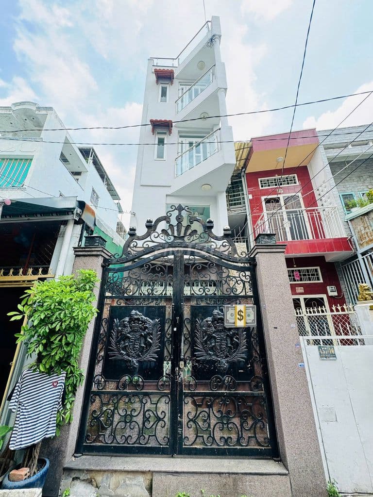BÁN NHÀ MỚI XÂY CMT8 P.13 Q.10 ( NHÀ CÓ 7 PHÒNG NGỦ)