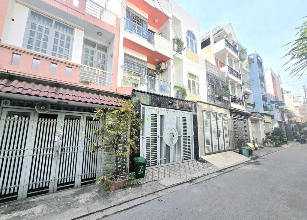 Đất tiện xây mơi. 5.5x16m. 90m2 Đường 6m thông