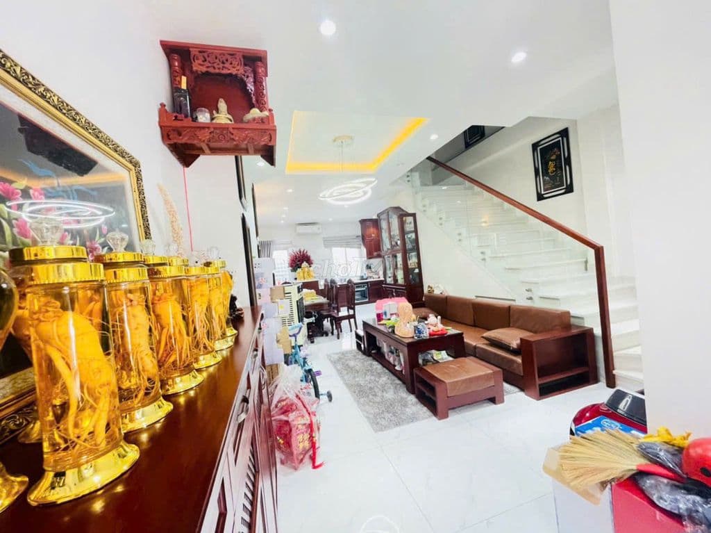 NHÀ FULL NT GỖ PARK RIVERSIDE - LIÊN PHƯỜNG Q9 - 4PN 5WC - CÓ SÂN Ô TÔ