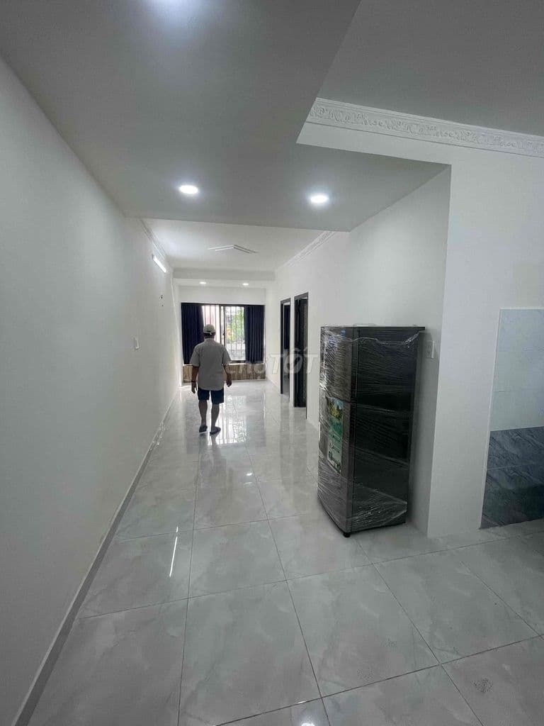 Bán căn hộ Cách Mạng Tháng Tám, 45m2 2PN-1WC khu thang bộ, có Sổ Hồng