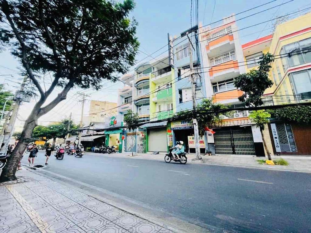 SIÊU RỘNG RÃI 3 LẦU SIÊU MỚI KING KENG CÁCH MẶT TIỀN CHỈ 5 CĂN NHÀ BÉ