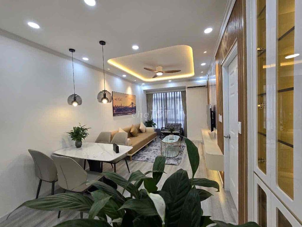 Chủ nhà cần bán gấp căn hộ Sky Garden 2PN - giá 5ty - ngay bên cạnh R