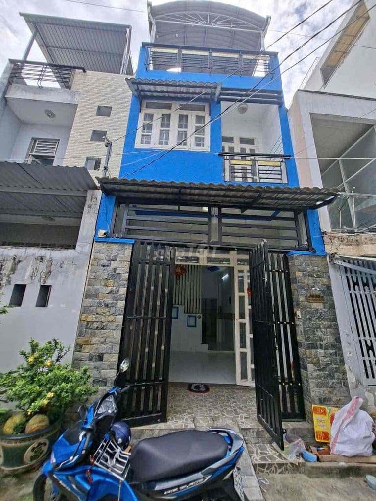 Bán nhà 2 lầu hẻm rộng 5m đường Âu Dương Lân P3Q8