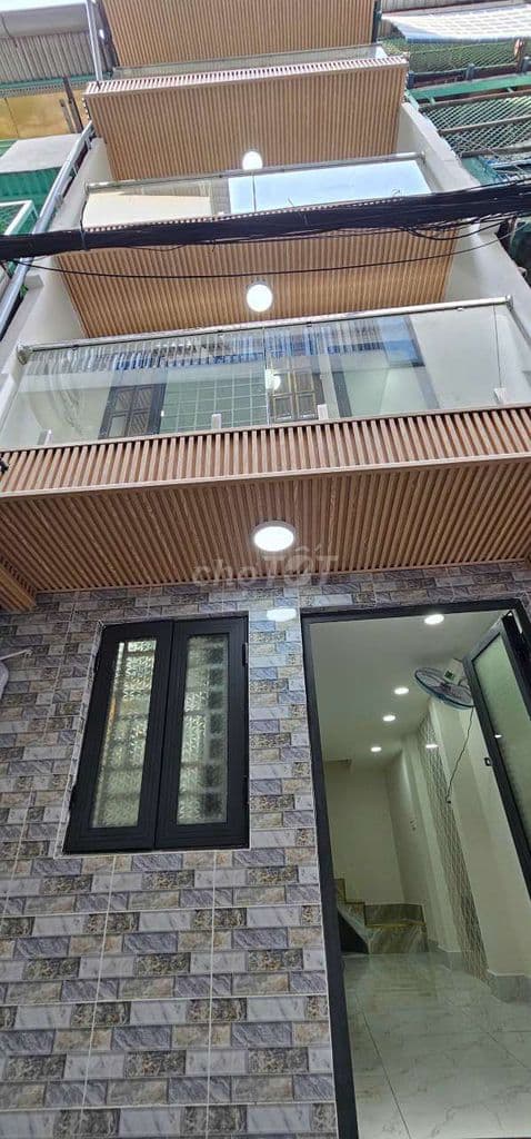 🔥 HẺM THÔNG 683 HỒNG BÀNG – 3 LẦU – GIÁ CHỈ 3T8