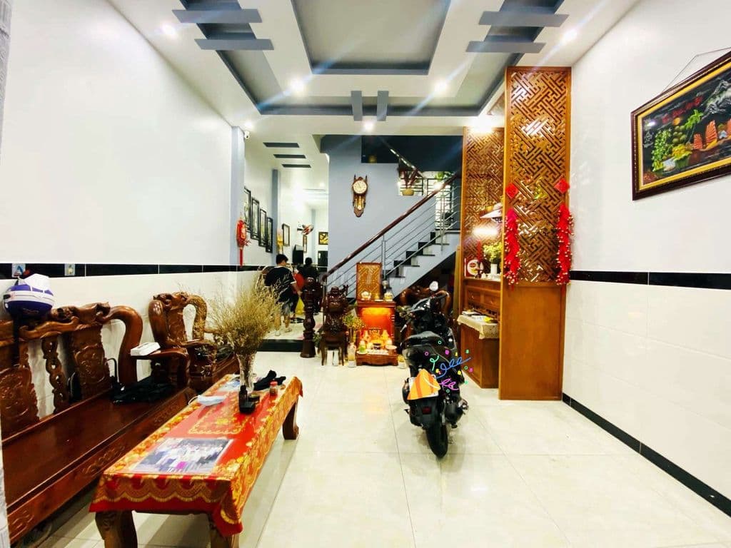 BÁN NHÀ HẺM XE HƠI GẦN LÊ ĐỨC THỌ,3 TẦNG, 4PN, 55m2.Giá dưới 6tỷ