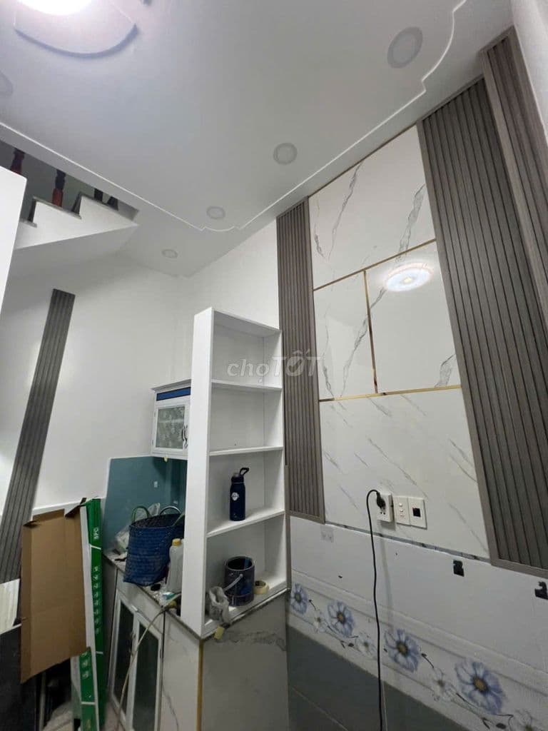 Nhà 27m2 thổ cư khu dân cư, có 2 phòng ngủ và ban công đầy đủ - Ảnh 2